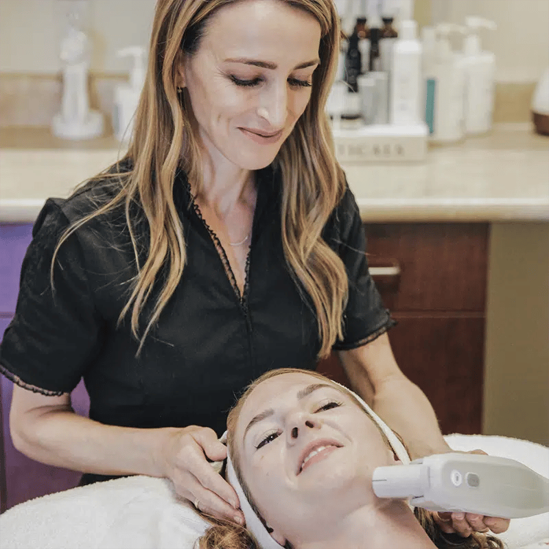 Female patient receiving Ultherapy